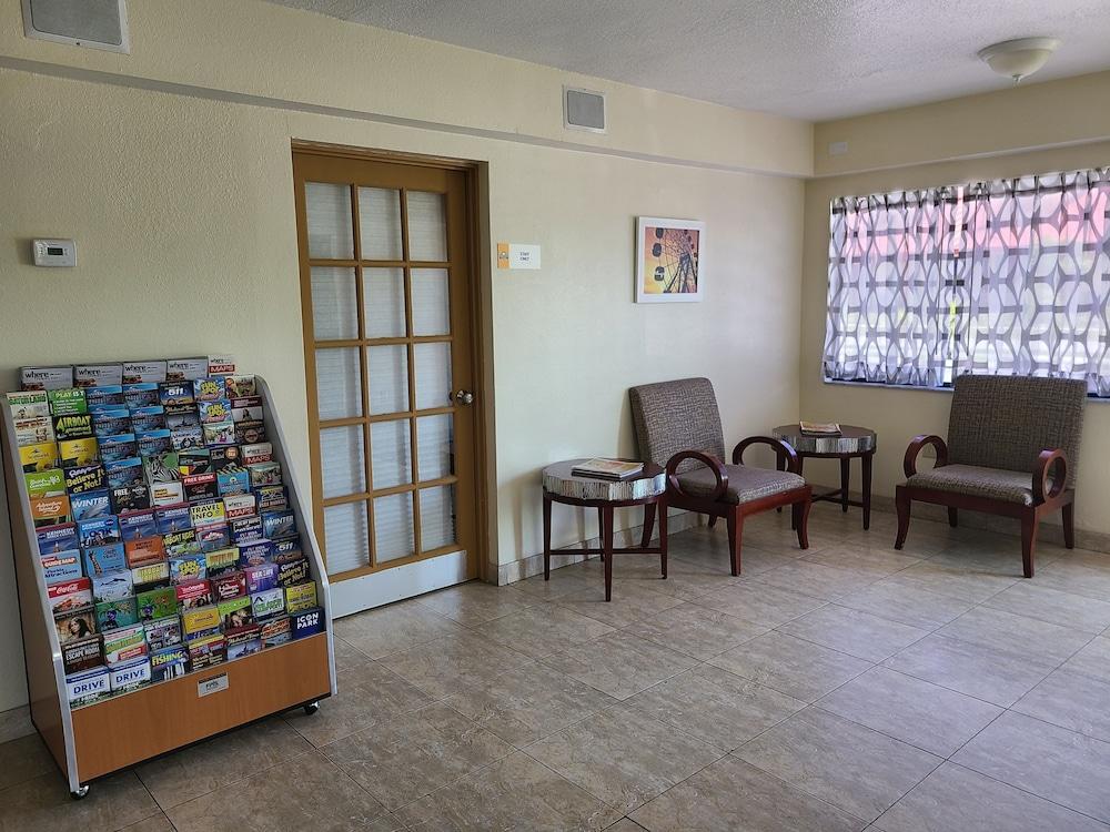 Quality Inn & Suites Orlando East - Ucf Area Alafaya Экстерьер фото