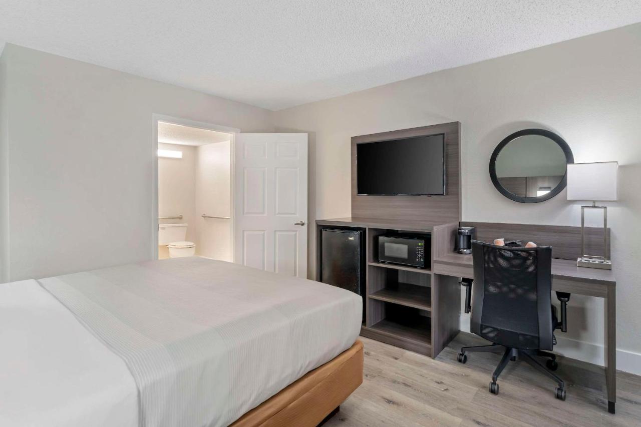 Quality Inn & Suites Orlando East - Ucf Area Alafaya Экстерьер фото