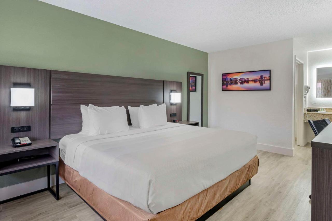 Quality Inn & Suites Orlando East - Ucf Area Alafaya Экстерьер фото