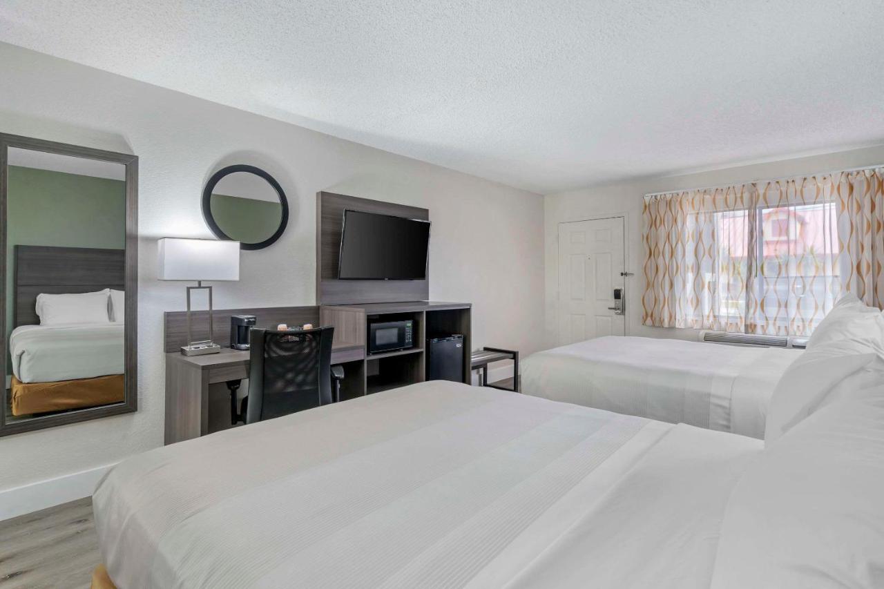 Quality Inn & Suites Orlando East - Ucf Area Alafaya Экстерьер фото