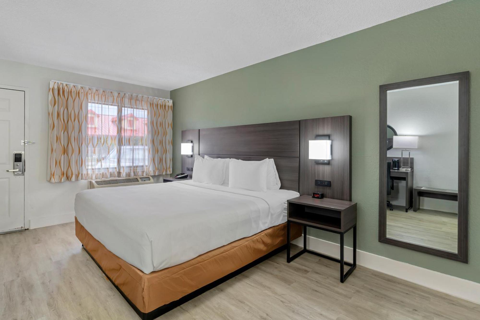 Quality Inn & Suites Orlando East - Ucf Area Alafaya Экстерьер фото