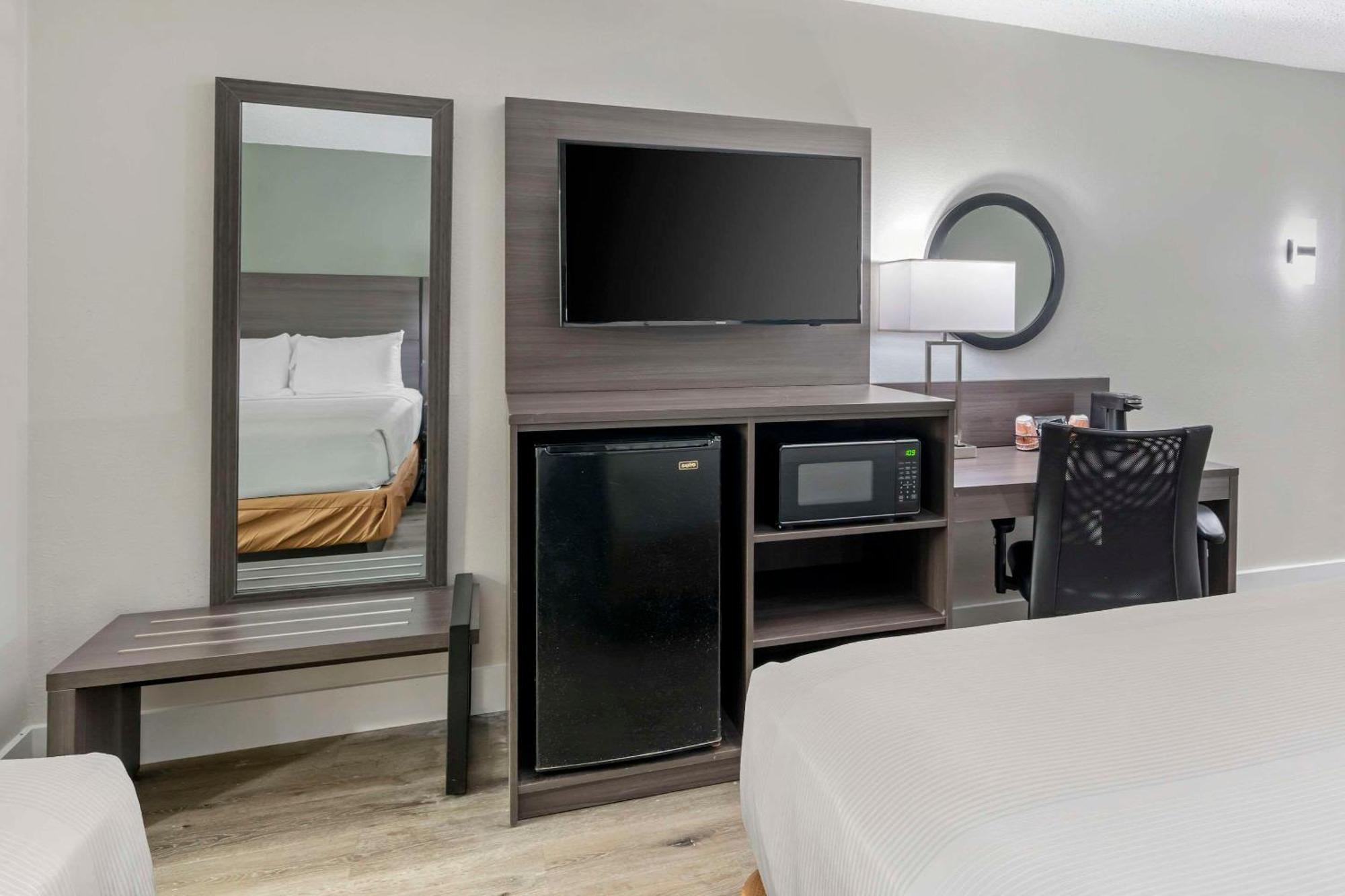 Quality Inn & Suites Orlando East - Ucf Area Alafaya Экстерьер фото