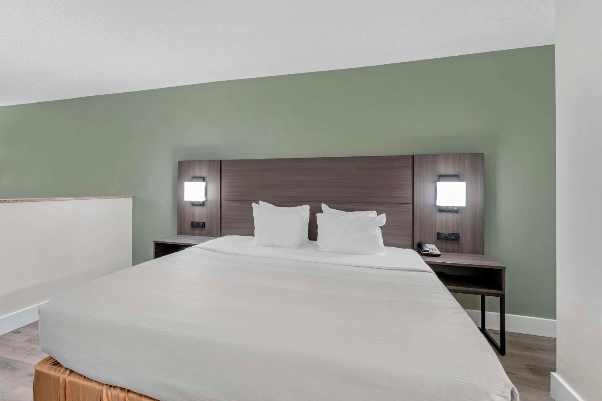Quality Inn & Suites Orlando East - Ucf Area Alafaya Экстерьер фото