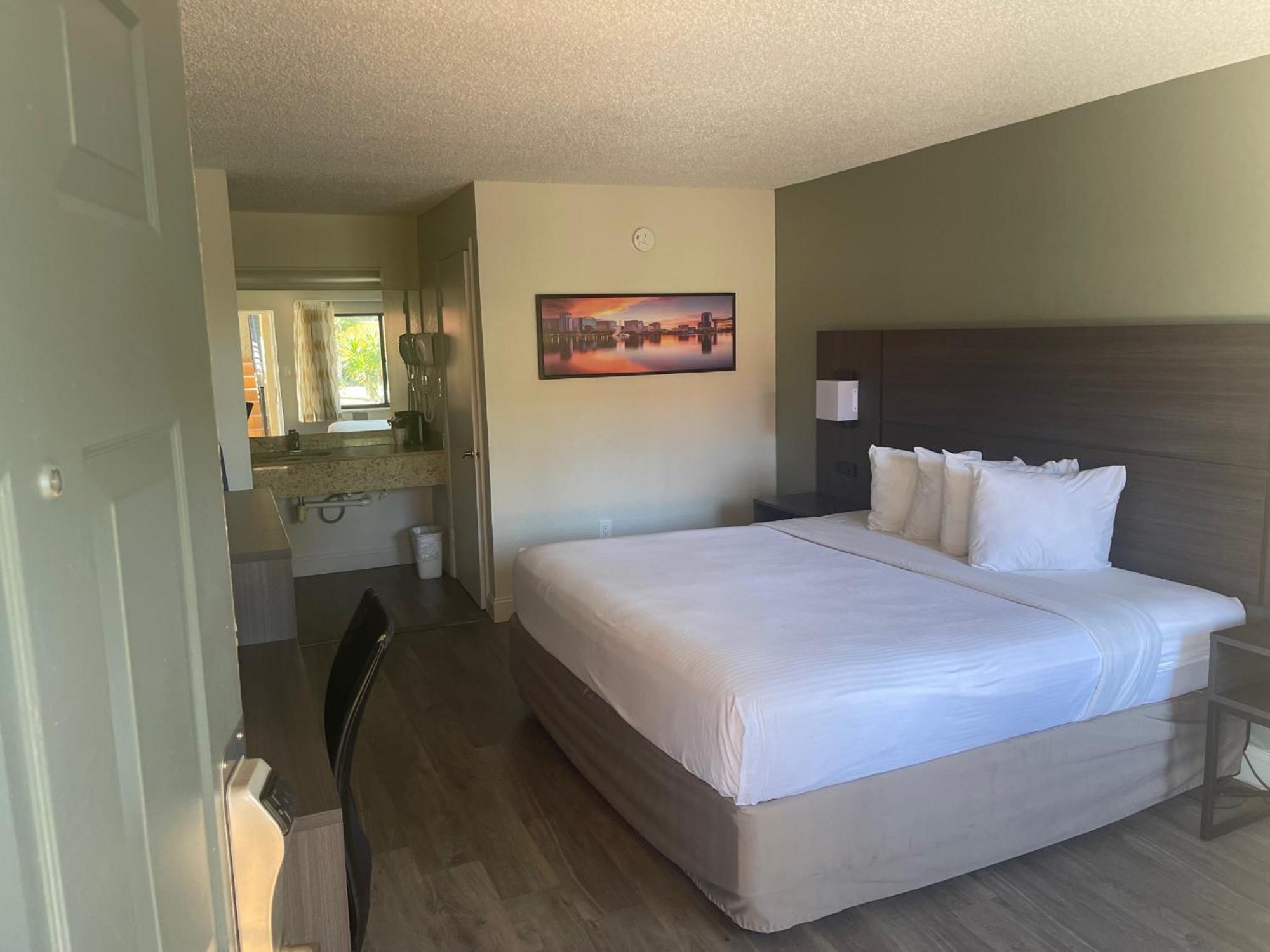 Quality Inn & Suites Orlando East - Ucf Area Alafaya Экстерьер фото